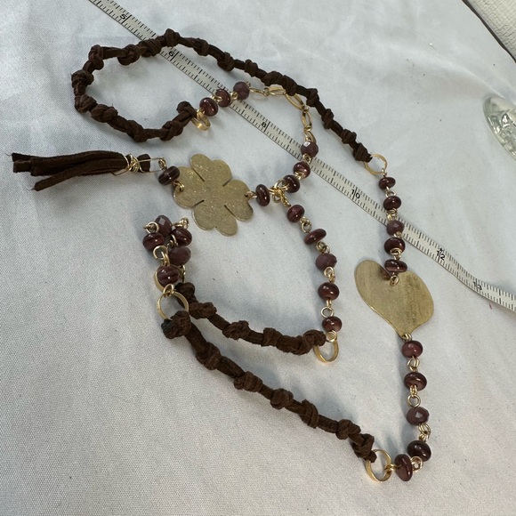 Funky leather and glass bead artisan style necklace - Picture 6 of 7